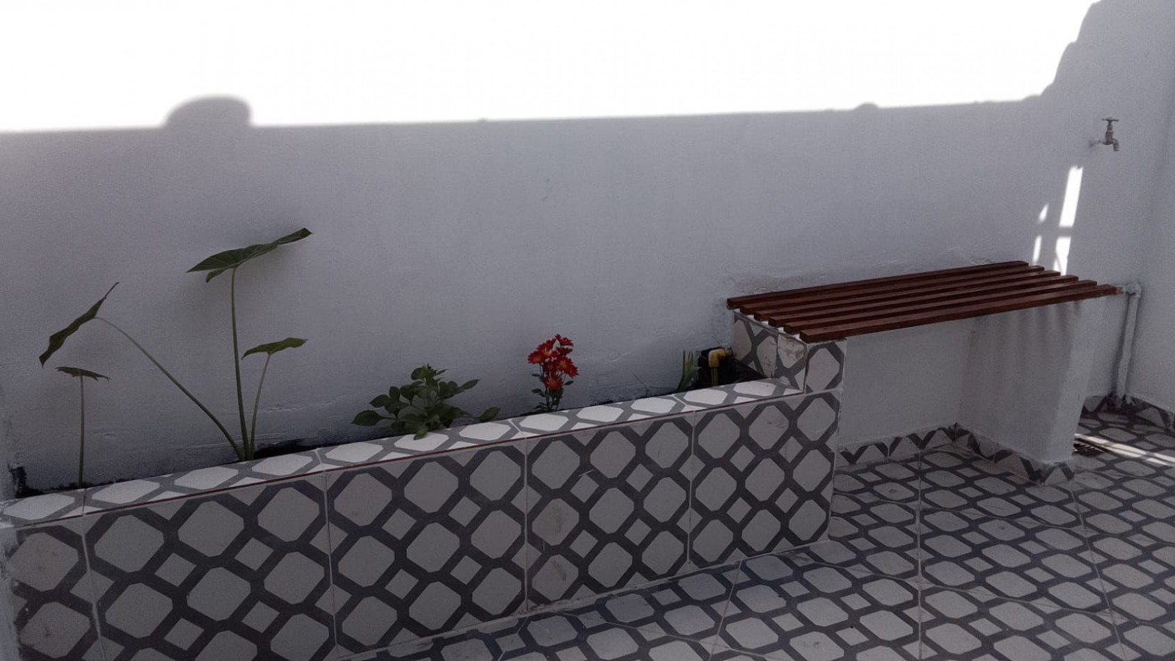 PH DE 2 AMBIENTES RECICLADO, PLANTA BAJA CON PATIO EN EL BARRIO SAN CARLOS 