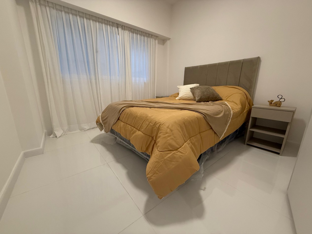 DEPARTAMENTO 2 AMBIENTES AL CONTRAFRENTE ABIERTO CON DEPENDENCIA EN PLAZA COLON. VENDE Y PERMUTA