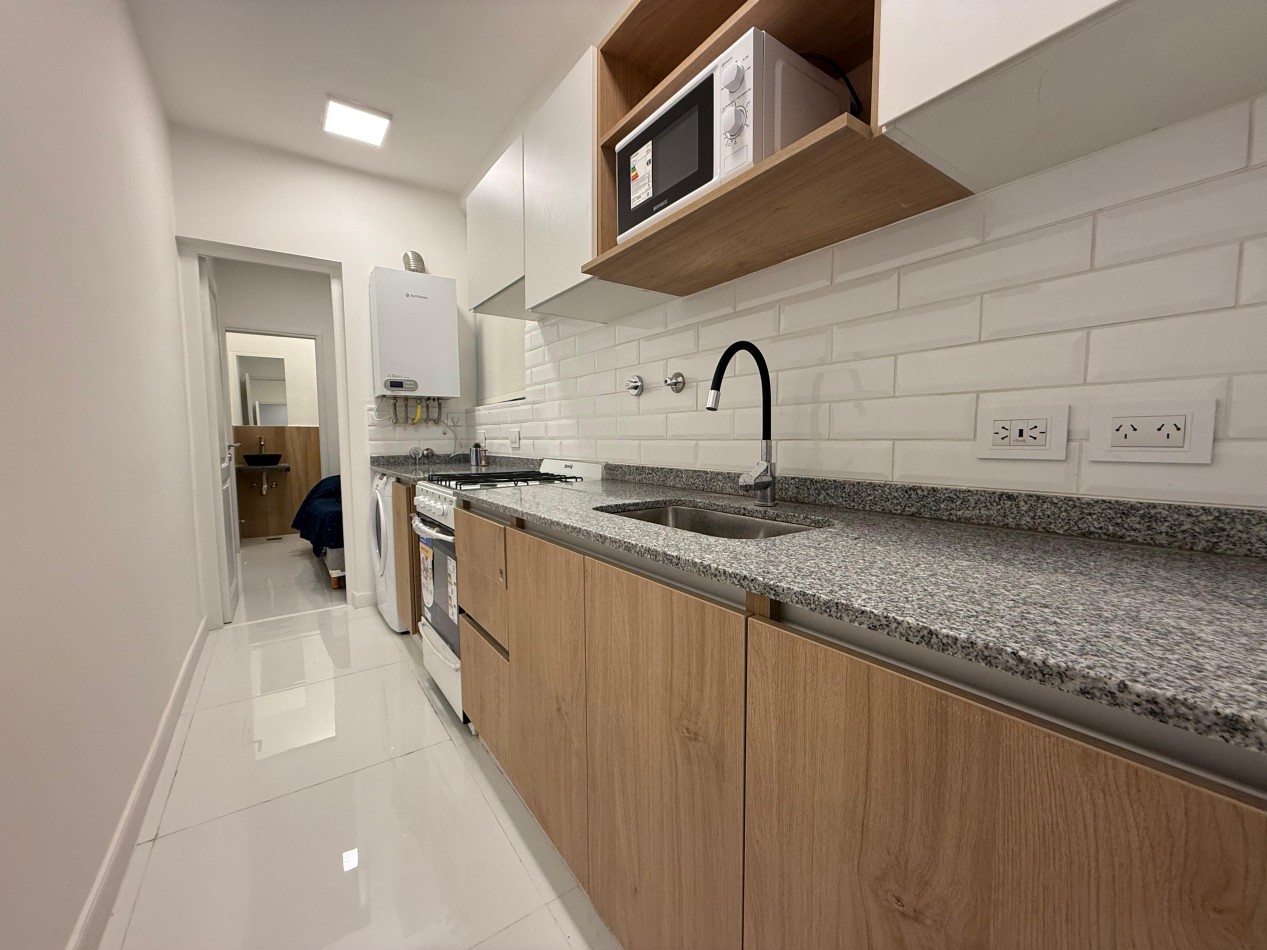 DEPARTAMENTO 2 AMBIENTES AL CONTRAFRENTE ABIERTO CON DEPENDENCIA EN PLAZA COLON. VENDE Y PERMUTA