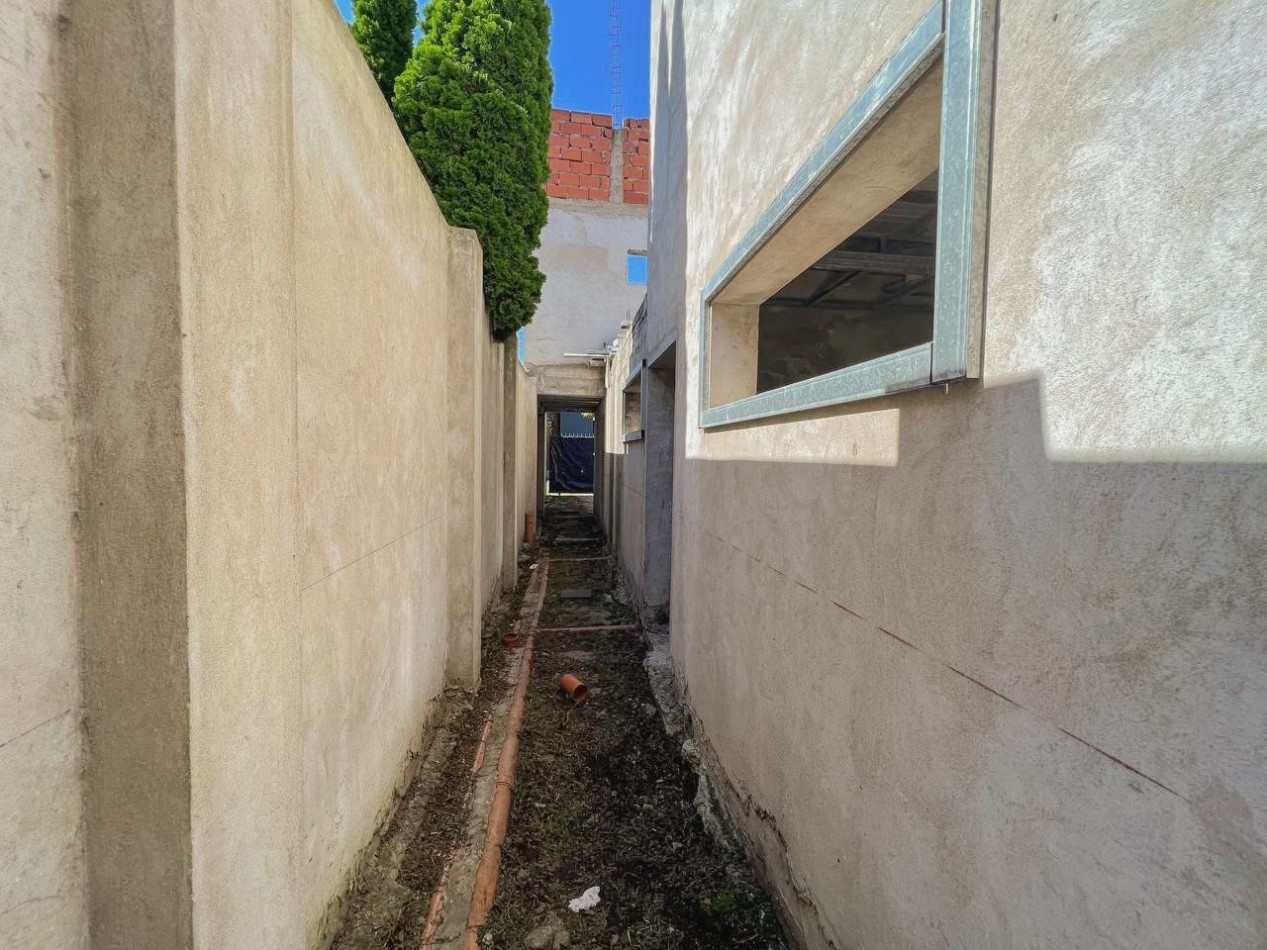 PH EN CONSTRUCCION EN DON BOSCO CON PLANOS APROBADOS VENDE, PERMUTA Y FINANCIA