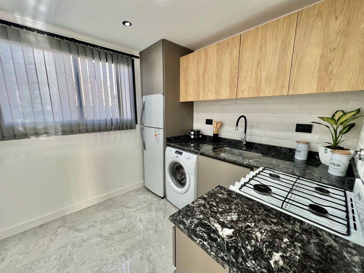 DEPARTAMENTO 2 AMBIENTES EXTERNO CON BALCON SOBRE CALLE CORDOBA Y AV. LURO