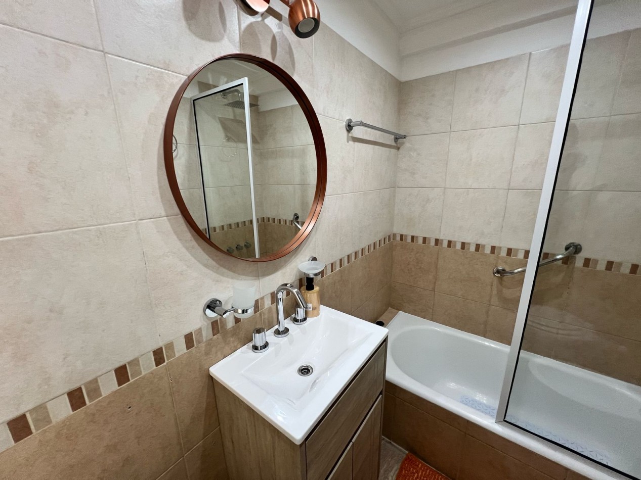 DEPARTAMENTO 2 AMBIENTES EXTERNO CON BALCON SOBRE CALLE CORDOBA Y AV. LURO