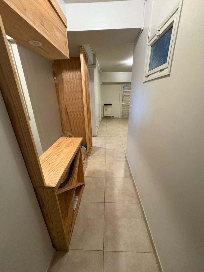 DEPARTAMENTO DE 2 AMBIENTES CON BALCON SALIENTE A LA CALLE.  APTO CREDITO 