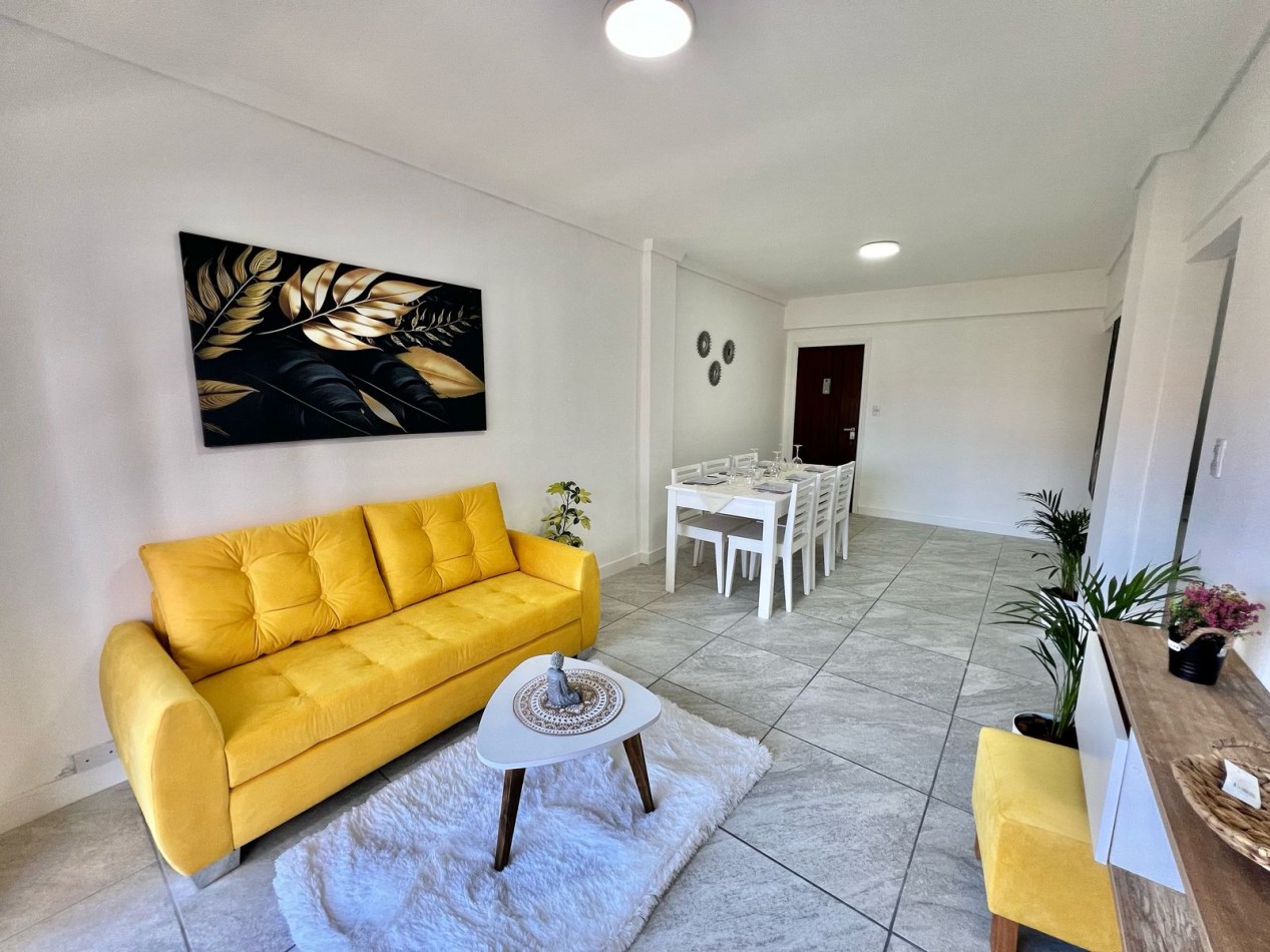 DEPARTAMENTO 5 AMBIENTES AL FRENTE CON BALCON SALIENTE Y COCHERA EN LA PERLA