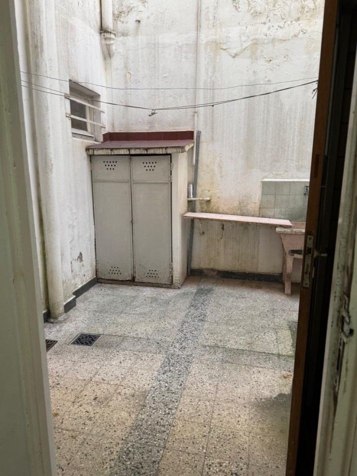 PH DE 3 AMB EN PLANTA BAJA AL FRENTE CON PATIO EN CHAUVIN. APTO CREDITO