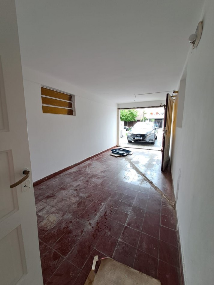 CHALET EN PH DE 4 AMBIENTES  CON GARAJE MAS TROTADORA Y PATIO EN PARQUE LURO