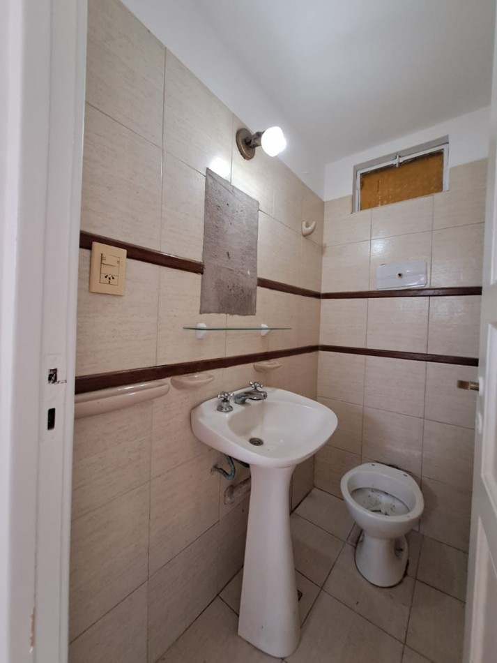 CHALET EN PH DE 4 AMBIENTES  CON GARAJE MAS TROTADORA Y PATIO EN PARQUE LURO