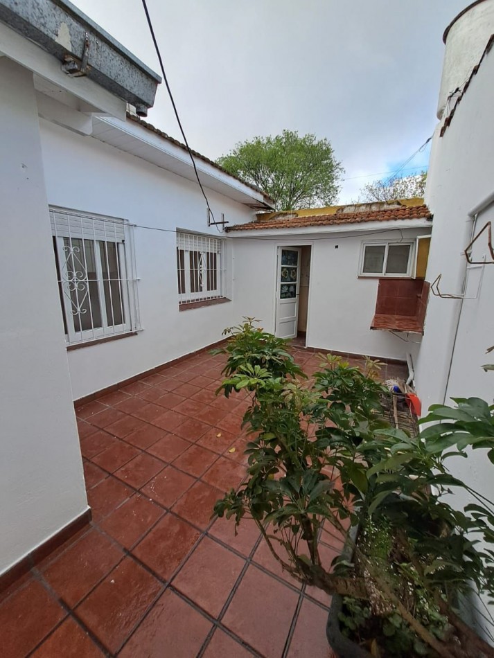 CHALET EN PH DE 4 AMBIENTES  CON GARAJE MAS TROTADORA Y PATIO EN PARQUE LURO