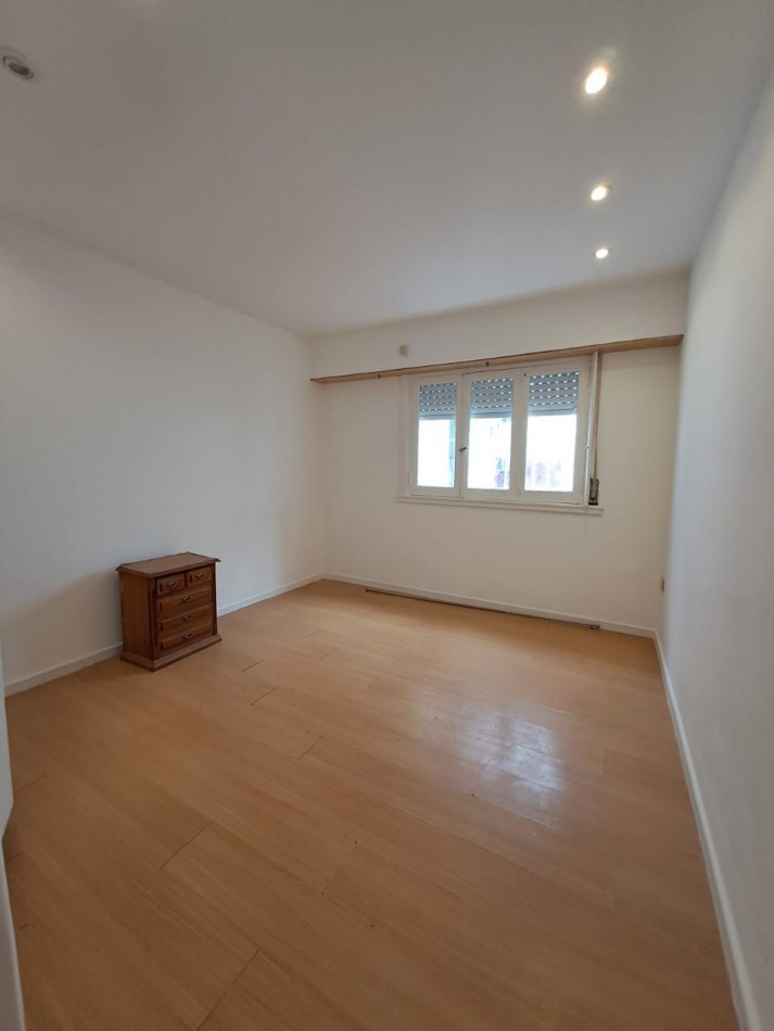 CHALET EN PH DE 4 AMBIENTES  CON GARAJE MAS TROTADORA Y PATIO EN PARQUE LURO