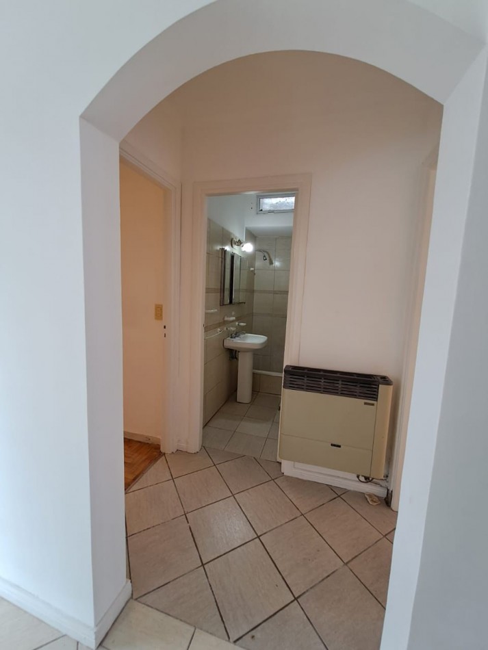 CHALET EN PH DE 4 AMBIENTES  CON GARAJE MAS TROTADORA Y PATIO EN PARQUE LURO