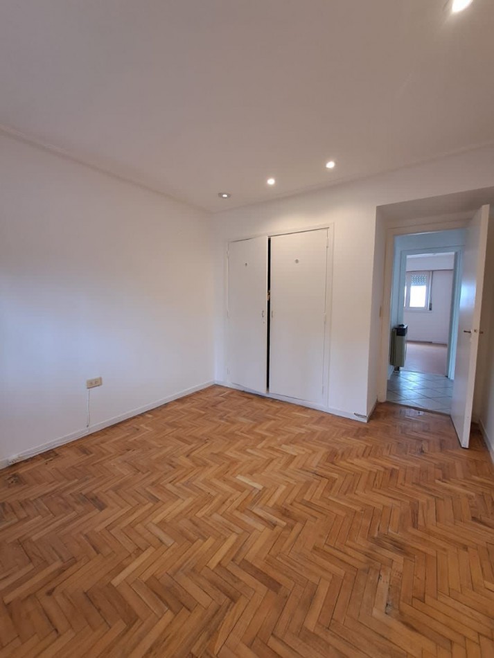 CHALET EN PH DE 4 AMBIENTES  CON GARAJE MAS TROTADORA Y PATIO EN PARQUE LURO