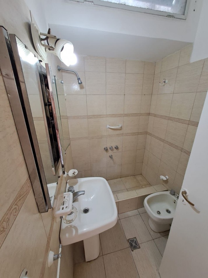 CHALET EN PH DE 4 AMBIENTES  CON GARAJE MAS TROTADORA Y PATIO EN PARQUE LURO