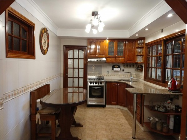 CHALET DE 6 AMBIENTES CON QUINCHO Y PISCINA EN COLINAS PERALTA RAMOS (APTO CREDITO)