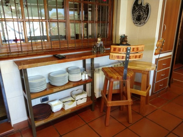 CHALET DE 6 AMBIENTES CON QUINCHO Y PISCINA EN COLINAS PERALTA RAMOS (APTO CREDITO)