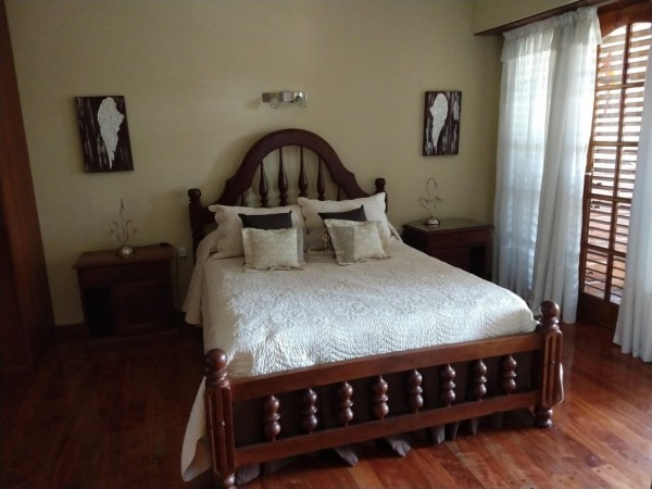 CHALET DE 6 AMBIENTES CON QUINCHO Y PISCINA EN COLINAS PERALTA RAMOS (APTO CREDITO)