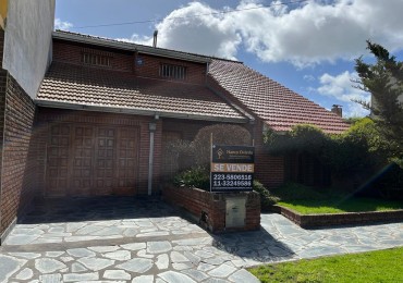 CHALET DE 4 AMBIENTES CON PATIO, PARRILLA Y GARAJE, MAS DEPARTAMENTO DE 1 AMBIENTE SOBRE LOTE DE 232M2