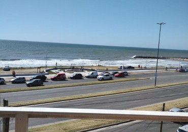 DEPARTAMENTO 2 AMB FRENTE AL MAR CON COCHERA Y BAULERA EN UN 3°ER.PISO POR ESCALERA EN CONSTITUCION