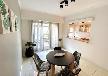DEPARTAMENTO 2 AMBIENTES AL FRENTE CON BALCON FRANCES EN EL CENTRO
