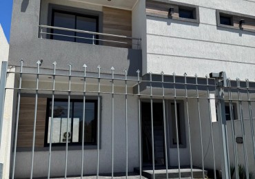 DUPLEX 4 AMBIENTES A ESTRENAR, CON PATIO Y PARRILLA EN COLINAS PERALTA RAMOS