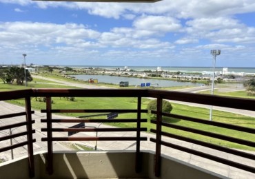 DEPARTAMENTO 3 AMB CON COCHERA Y BAULERA FRENTE AL MAR EN PUNTA MOGOTES. PERMUTA Y FINANCIA. APTO CREDITO