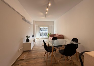 DEPARTAMENTO 3 AMBIENTES A LA CALLE CON BALCON Y COCHERA FIJA EN ALDREY
